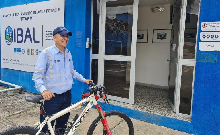 Conoce a Fabricio, operario del Ibal, quien lleva 19 años aportándole al ambiente.