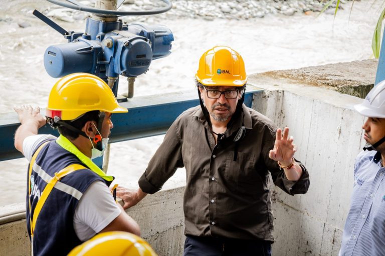 Estudiantes de Canadá conocieron el proceso de captación en bocatoma Combeima de Ibagué