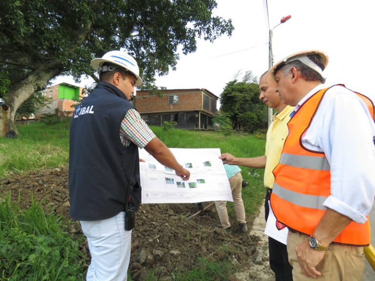 Arrancaron los trabajos para mejorar el servicio de agua en la comuna ocho