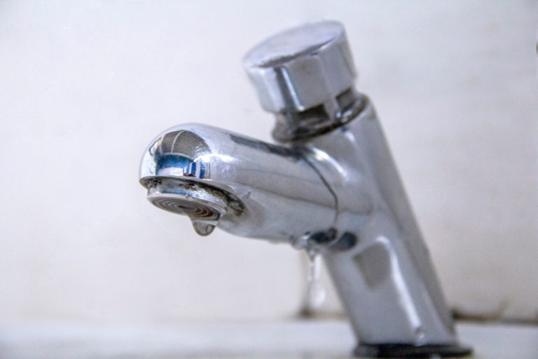 El ‘goteo’ de agua en casa produce vectores y baja presión