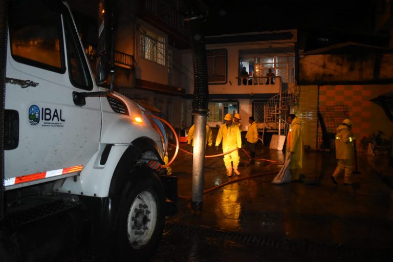 Alcaldía controló inundación del barrio Jardín Ciudad Blanca