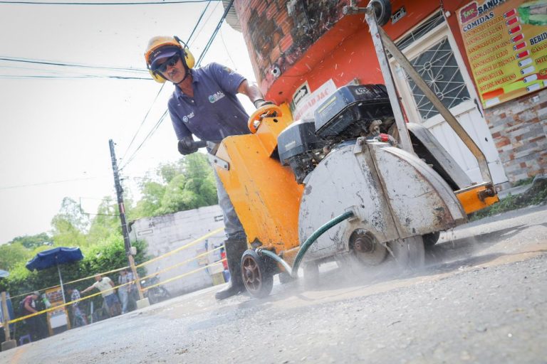 ¡Acabamos los malos olores en el comercio del barrio Ambalá!