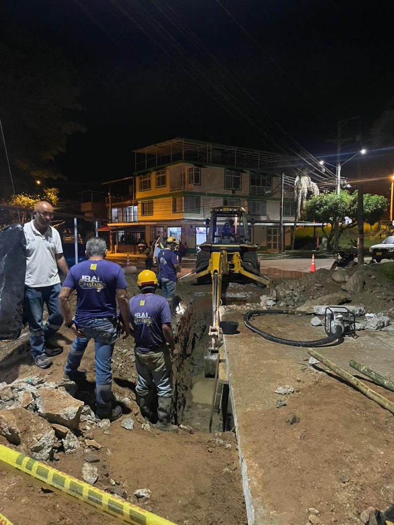 Avanzamos con el restablecimiento del servicio de agua en la comuna Siete