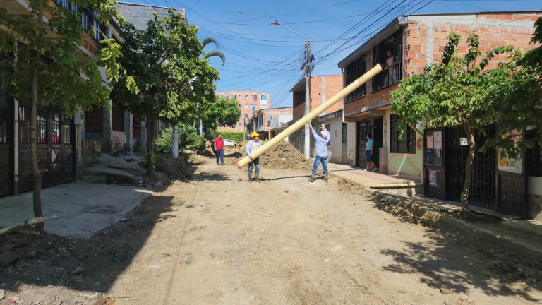 Alcalde Hurtado cumple con modernización de redes en Villa del Sol