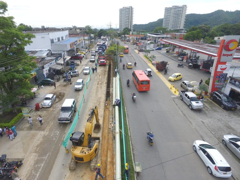 En un 58% avanzan las obras del IBAL que conectarán los tanques Sur y Zona Industrial