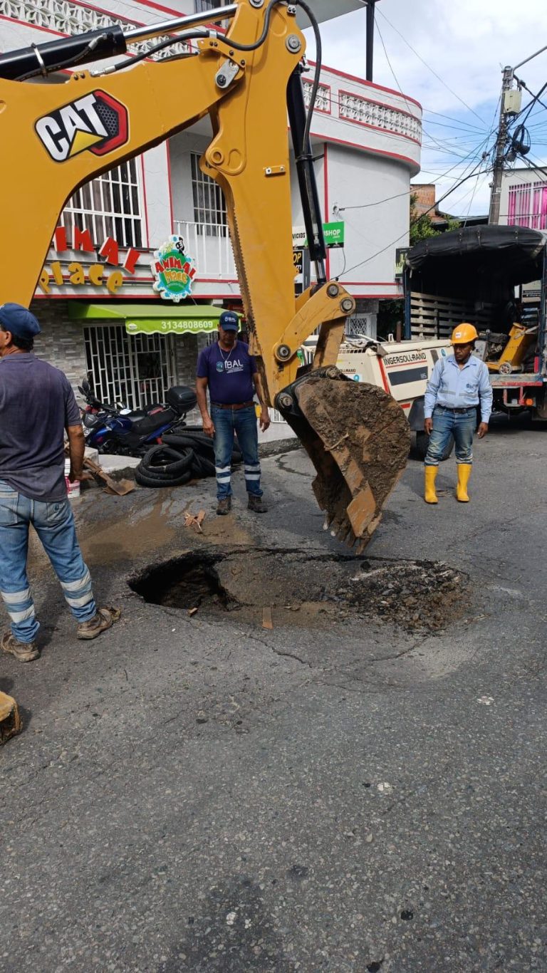 ¡Conductores, tomen rutas alternas! IBAL atiende hundimiento en la calle 39 con carrera Sexta