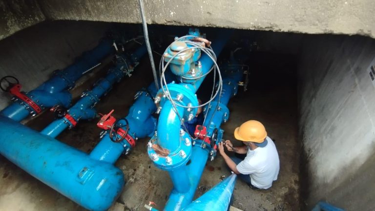 IBAL trabaja en restablecer al 100% el servicio de agua en la comuna Siete