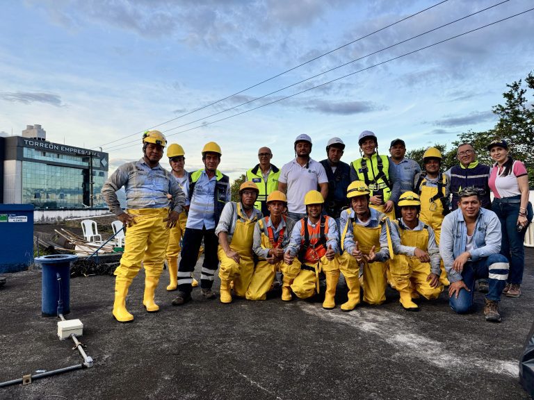 IBAL culmina satisfactoriamente el lavado de tanques y avanza en compensación del sistema