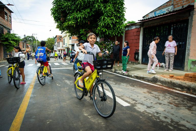Alcaldía transformó 29 cuadras para bienestar de miles de familias con Combo 3×1 del IBAL