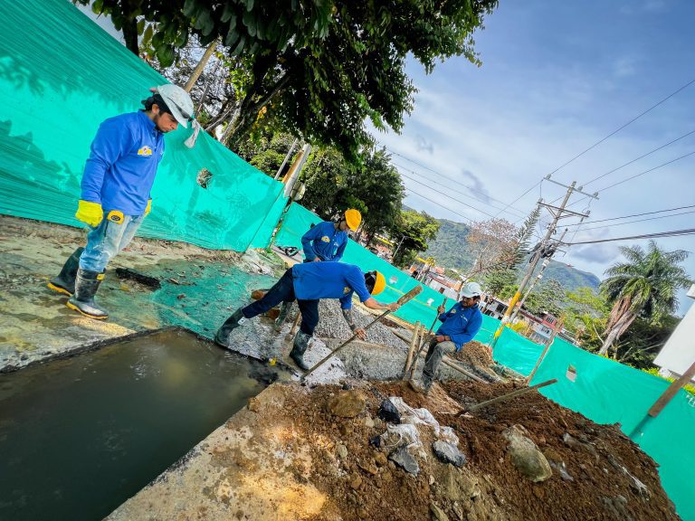 Avanza modernización del alcantarillado en la calle 37: IBAL recomienda tomar vías alternas