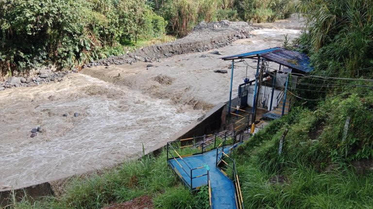 IBAL empezó la captación de agua en el río Combeima