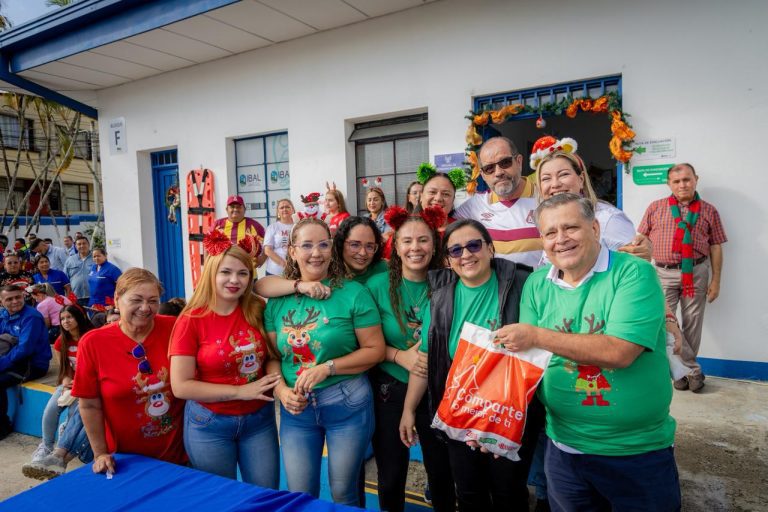 Con espíritu navideño, la Familia IBAL dio inicio a las novenas de aguinaldos